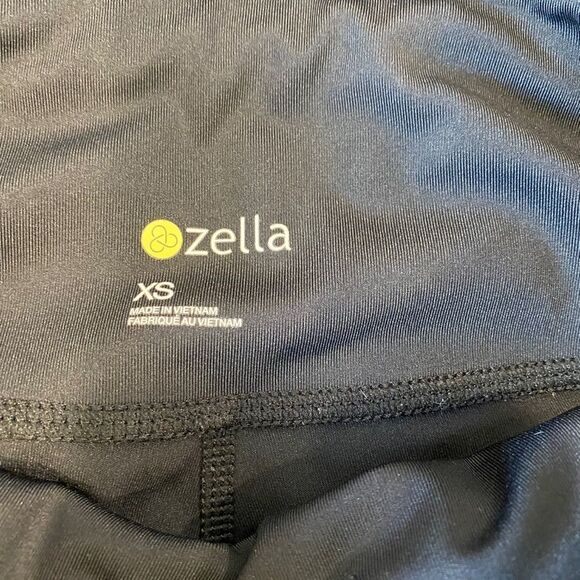 Zella Black and Gray Mesh Crop - Picture 6 of 7